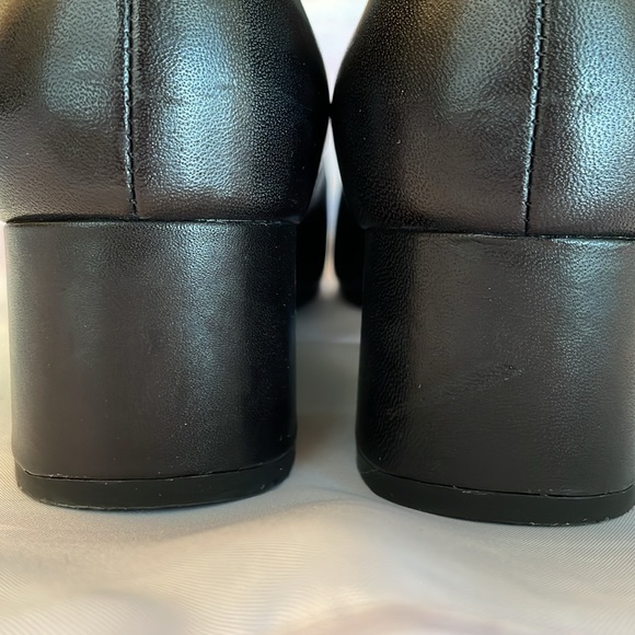 GUC w/box Cole Haan the go to pump in black leather - Picture 7 of 7